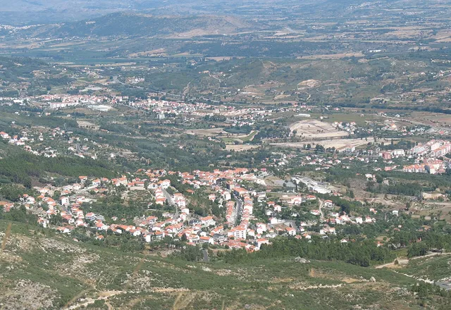 Vista aérea da Covilhã a partir da Serra da Estrela