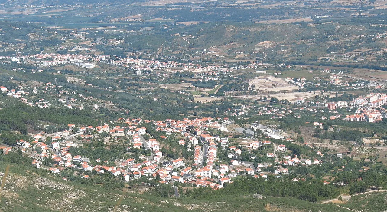 Vista aérea da Covilhã a partir da Serra da Estrela